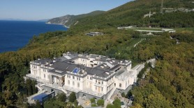 Vladimir Putin nu recunoaște că somptuosul palat de pe malul Mării Negre îi aparține